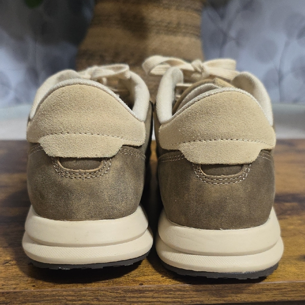 Ariat Women's Fuse Brown and Cream Sneakers with Sporty Comfort - Picture 6 of 11